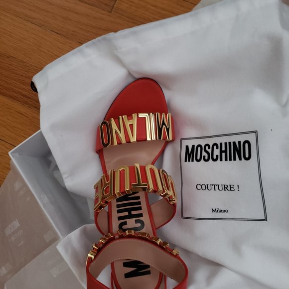 ๐ฅณ๐ฅณ๐ฅณSOLD-Moschino Logo Sandals - Picture 5 of 5